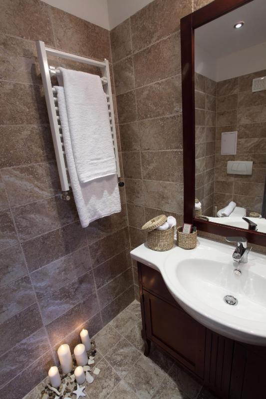 Double Room image 2
