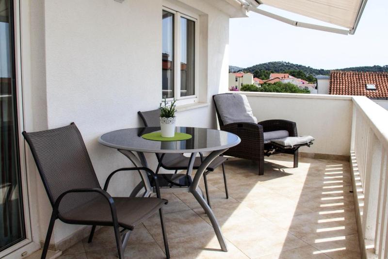 One-Bedroom Apartment with Sea View - Second Floor image 4