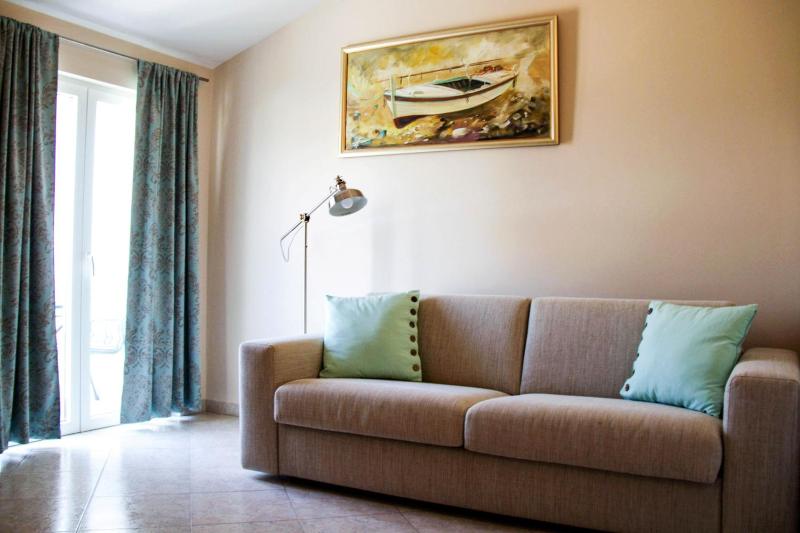 One-Bedroom Apartment with Garden View image 2