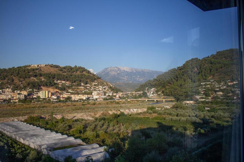 The Horizon - image 12