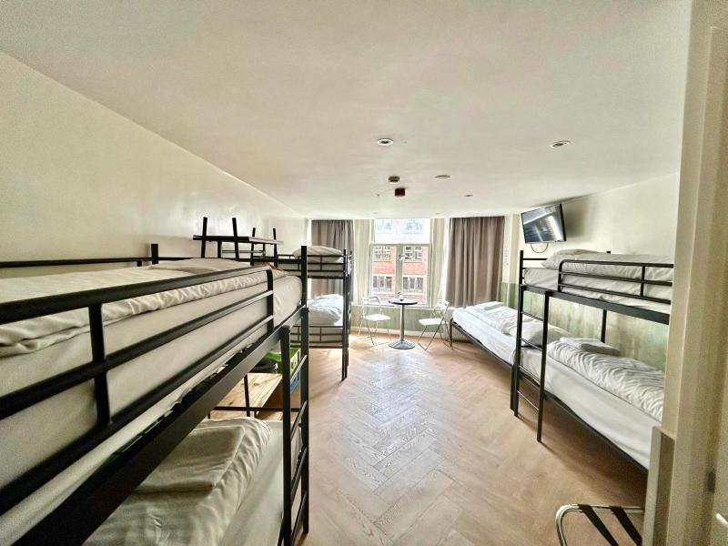 Hotel Damrak Inn - image 13