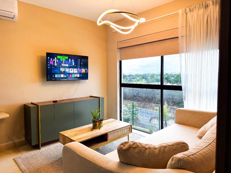 Indigo Modern Apt Steps from Playa Brujas Beach - image 8