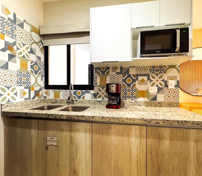 Indigo Modern Apt Steps from Playa Brujas Beach - image 16