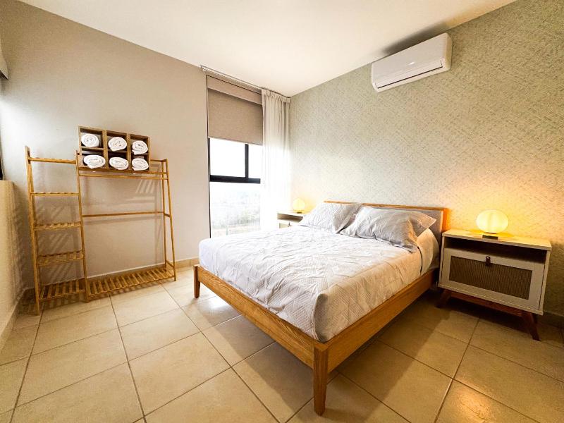 Indigo Modern Apt Steps from Playa Brujas Beach - image 18