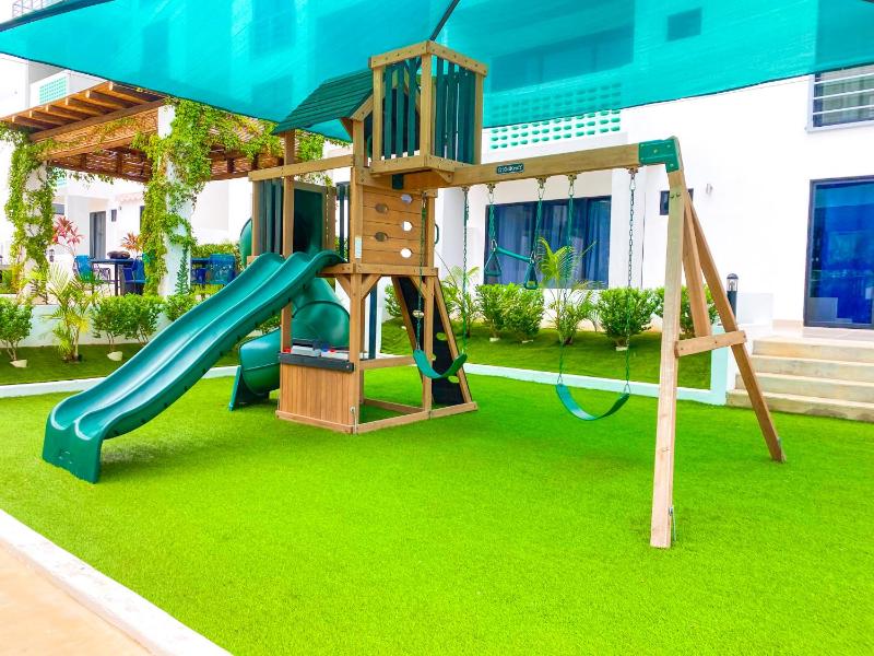 Indigo Modern Apt Steps from Playa Brujas Beach - image 21