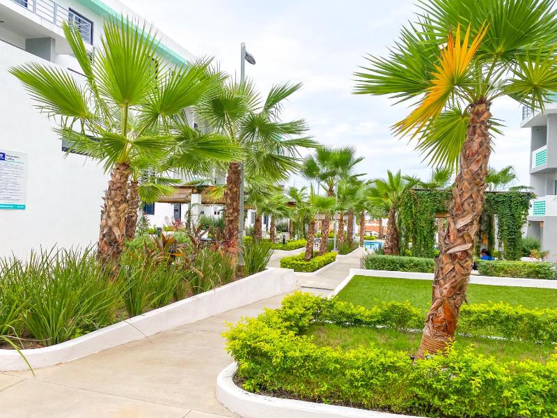 Indigo Modern Apt Steps from Playa Brujas Beach - image 5