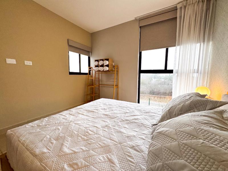Indigo Modern Apt Steps from Playa Brujas Beach - image 2