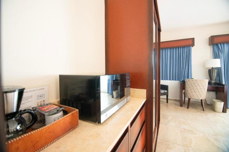 Hotel HBlue Centro - image 40