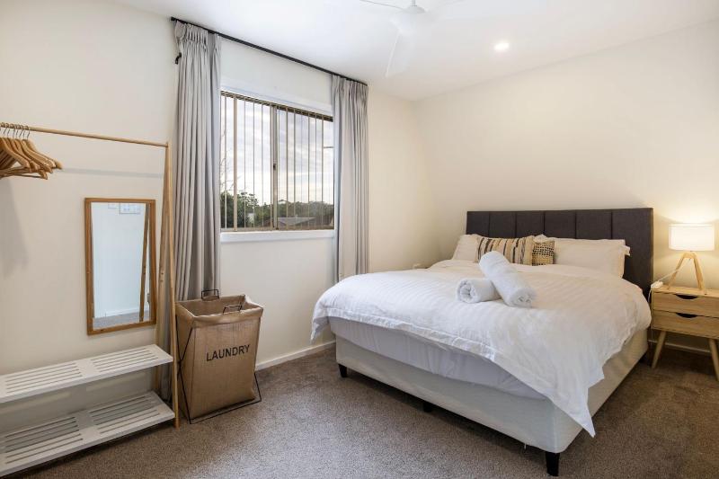 Wavesong on Watts - Pet Friendly with Spa - image 9