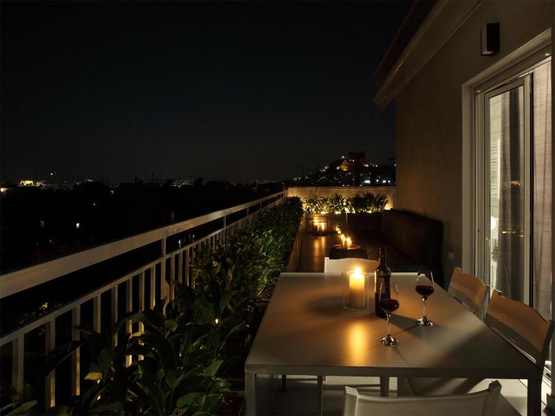 Penthouse Studio Apartment image 3