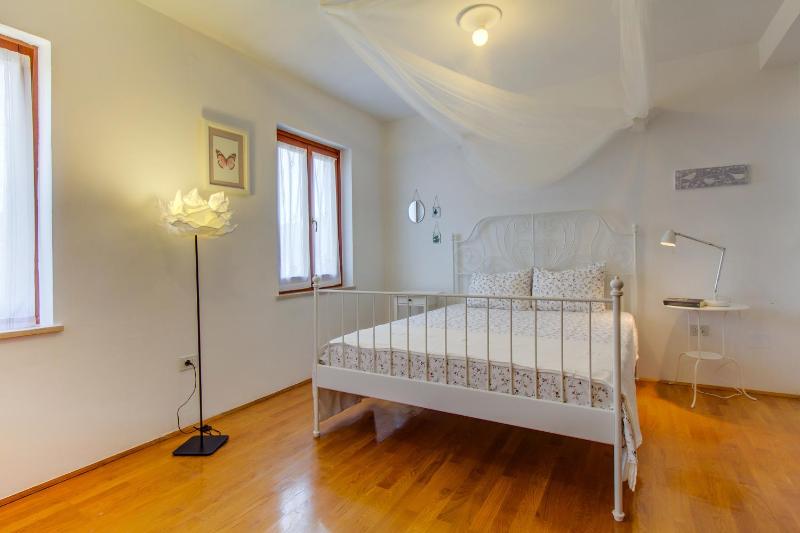 Apartment image 3
