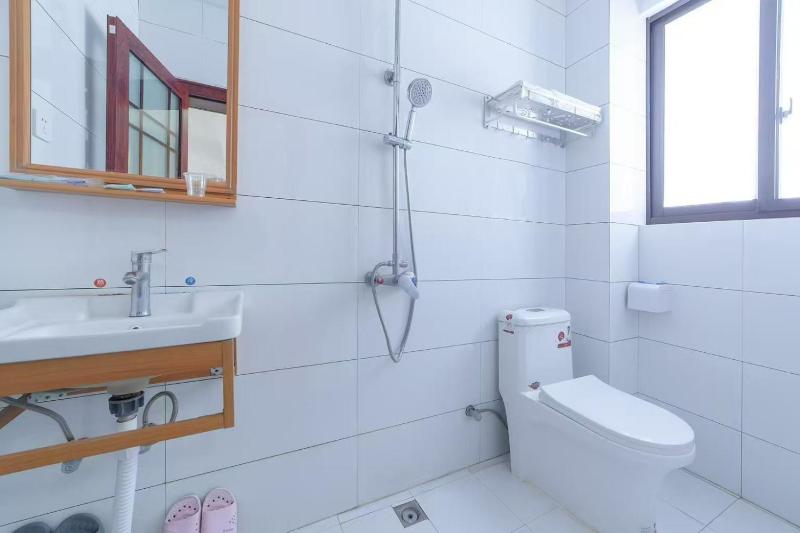 Zhangjiajie West Station Inn - image 27