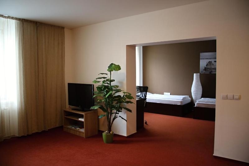 Apartment (4 Adults) image 1