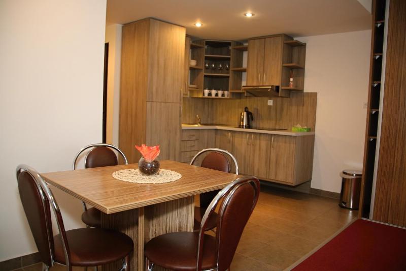 Apartment (4 Adults) image 4