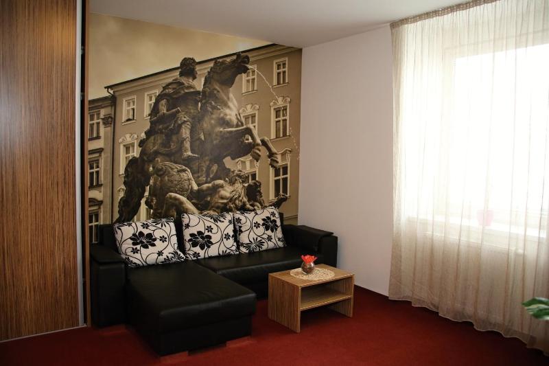 Apartment (4 Adults) image 2