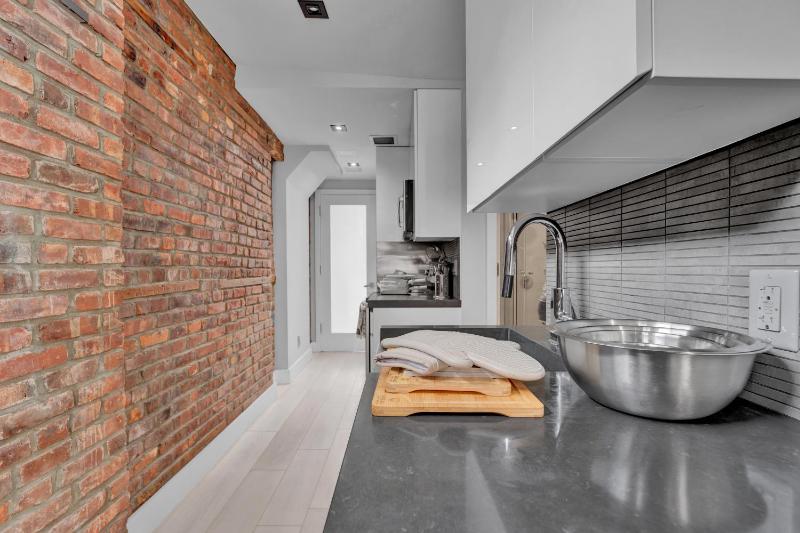 SoHo Designer 2BR with balcony - image 6