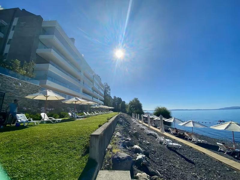 Panoramic View Lake Shore - image 30