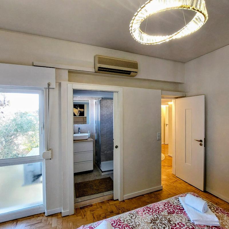 OLIVA 50 - 4 Bedrooms and Office - 3 Bathrooms - Near Lisbon Expo & Airport - image 3