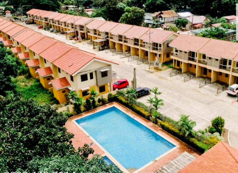 City Center 2BR Home near airport with Pool Access - image 14