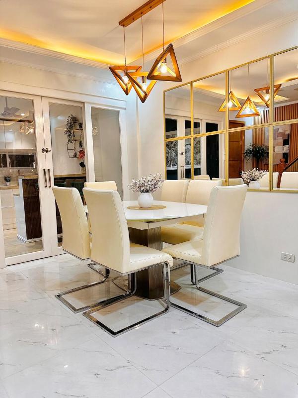 City Center 2BR Home near airport with Pool Access - image 19