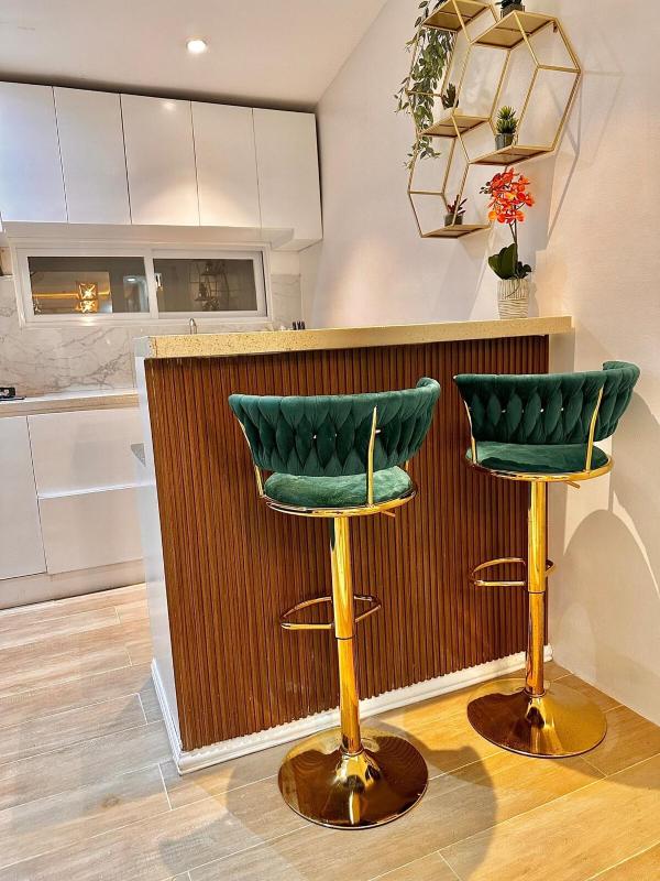 City Center 2BR Home near airport with Pool Access - image 20