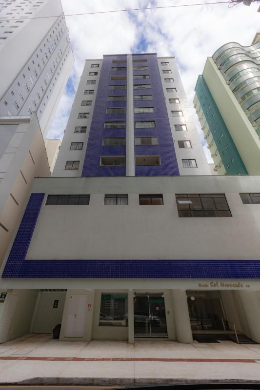 Apto c Churrasqueira e Garagem 300m da praia - image 11