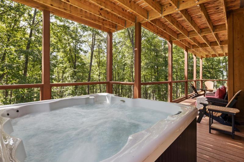 Iron Mountain Lodge cabin - image 22