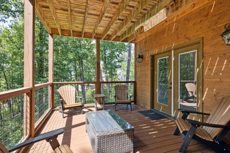 Iron Mountain Lodge cabin - image 30