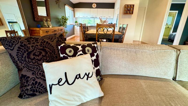 Coastal Tones - Designer Beach house - Pets Welcome - Huge Yard - Walk to Beach - image 37