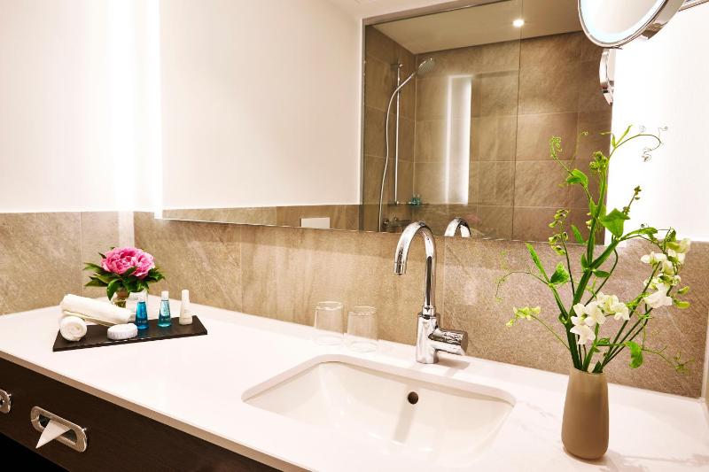 Superior Double Room image 4