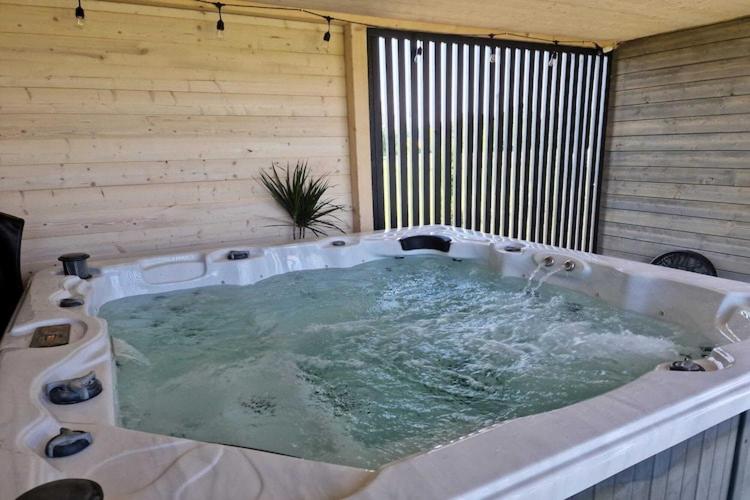 Air-conditioned holiday homes summer pool sauna - image 18