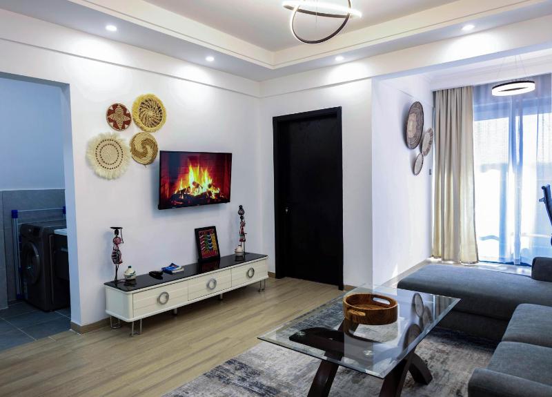 Cozy Stylish Apartment with King Bed and Wi-Fi - image 13