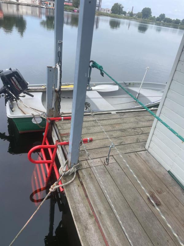 Houseboat on the water - image 38