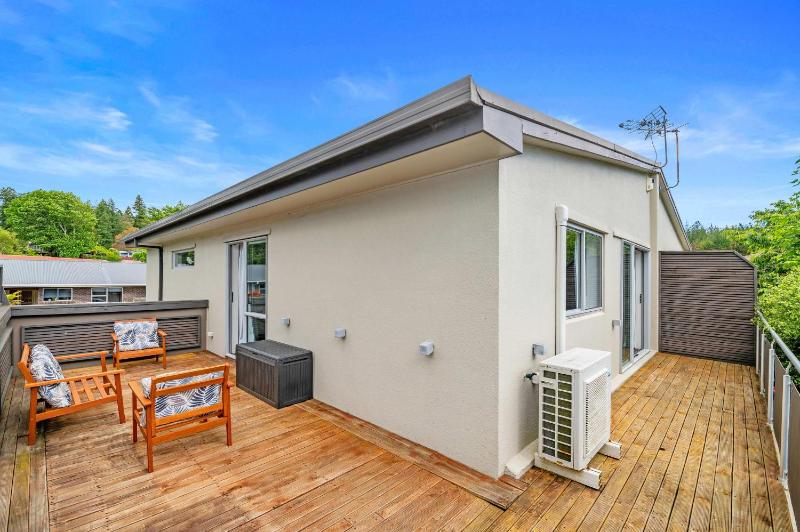 Twin Apartments - Walk to Forest with Spa Pools - image 2