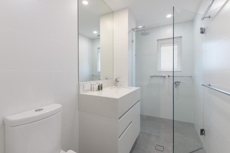 Balboa Apartments - image 7