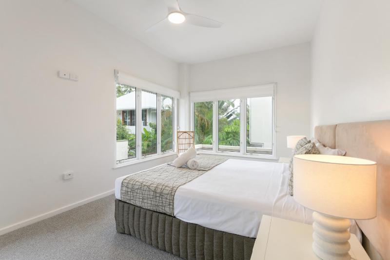 Balboa Apartments - image 37