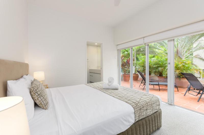 Balboa Apartments - image 36