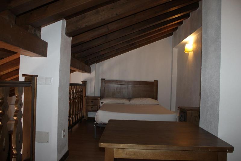 Apartment 4 image 4
