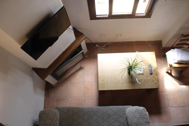 Apartment 4 image 3