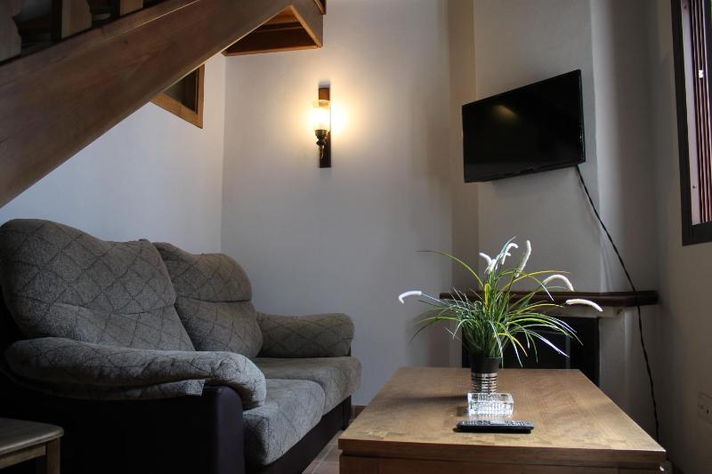 Apartment 4 image 2