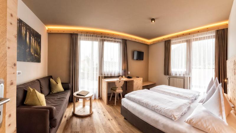 Standard Double Room image 4