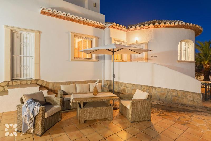 Villa Mackay by Abahana Villas - image 2