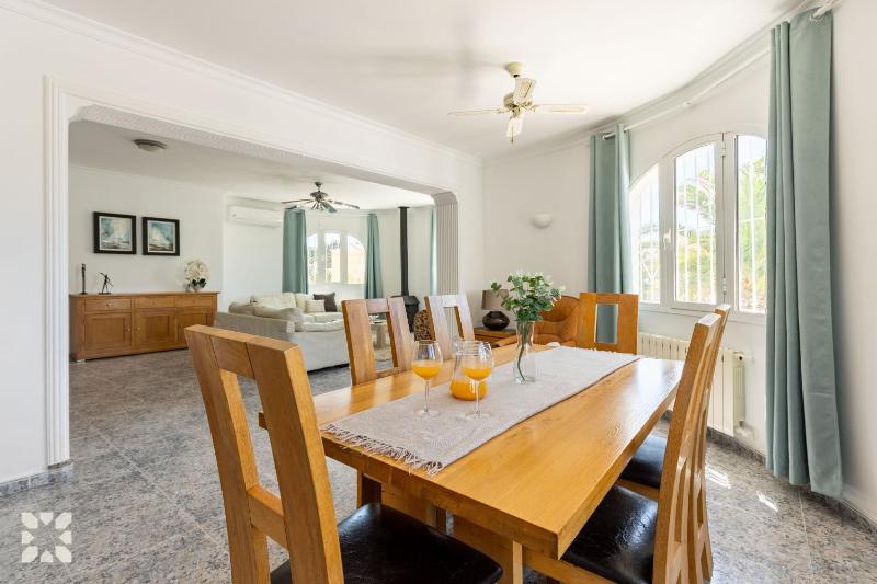 Villa Mackay by Abahana Villas - image 4