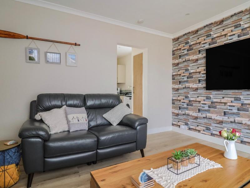 Cedar Drive - image 12