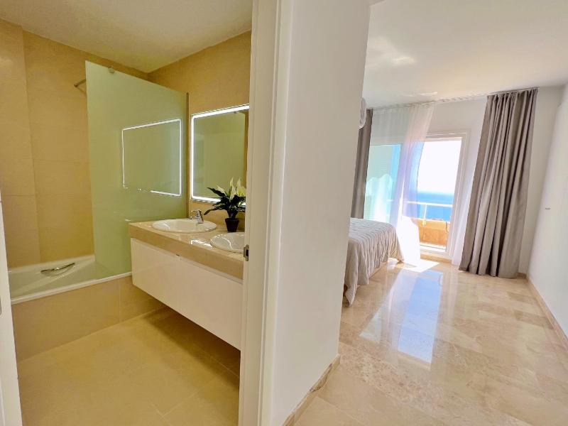 Townhouse with Ocean View - image 24