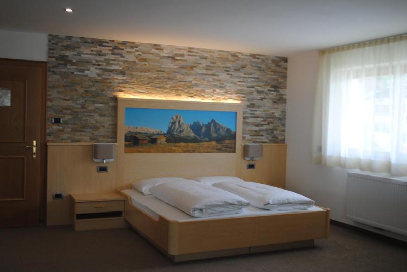 Family Room (2 Adults + 2 Children) image 3