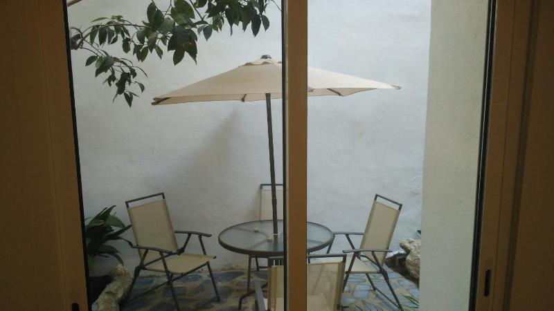 One-Bedroom Apartment with Garden View image 3