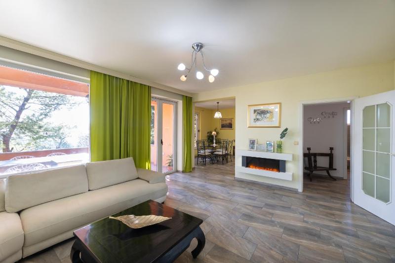 Apartmant with Pool 8 - image 6