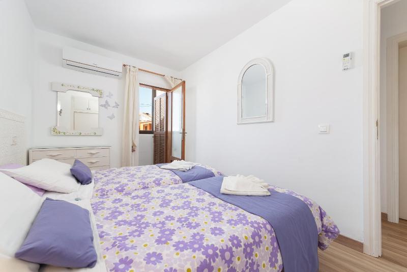 NEW Apartment Sol with Sea Views and Balcony by Bebreeze - image 11