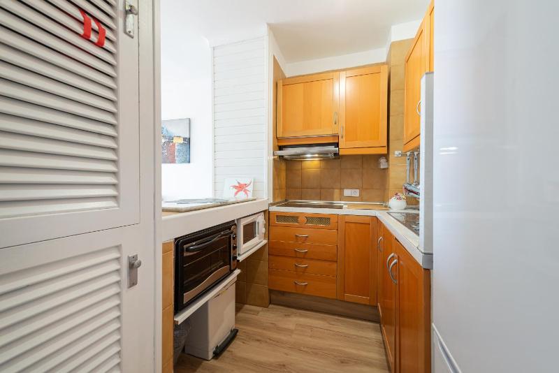 NEW Apartment Sol with Sea Views and Balcony by Bebreeze - image 19
